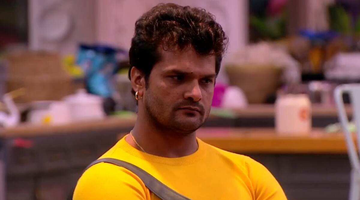 Bigg Boss 13: क्या भोजपुरी स्टार खेसारी लाल यादव हो गए हैं घर से बेघर? Bigg Boss 13: क्या भोजपुरी स्टार खेसारी लाल यादव हो गए हैं घर से बेघर?