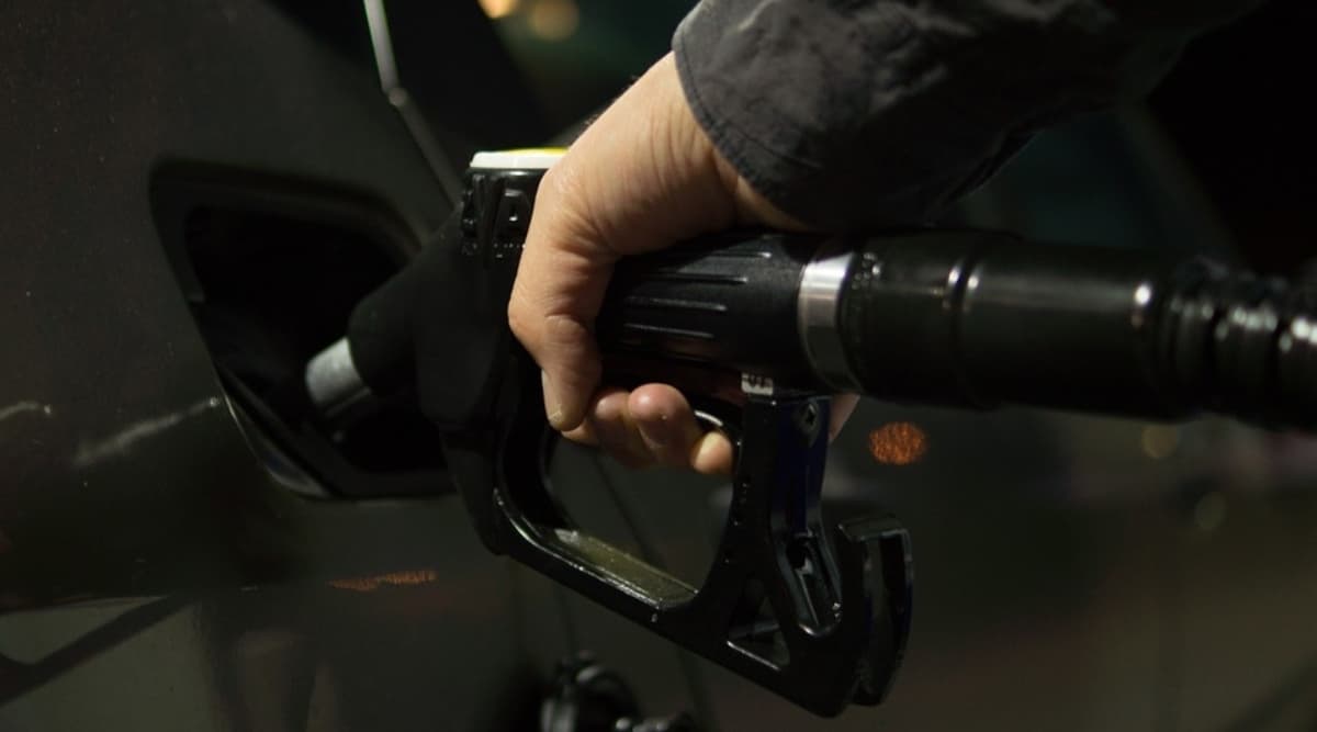 Petrol and Diesel Price 21st November: पेट्रोल और डीजल की कीमतों में आई स्थिरता, जानें अपने प्रमुख शहरों के दाम Petrol and Diesel Price 21st November: पेट्रोल और डीजल की कीमतों में आई स्थिरता, जानें अपने प्रमुख शहरों के दाम
