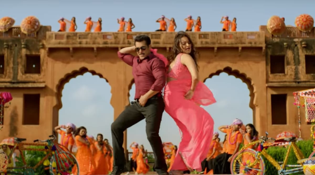 एक बार फिर सिंगर बने सलमान खान, दबंग 3 के नए गाने ‘यूं करके’ में जमकर लगाया सुर एक बार फिर सिंगर बने सलमान खान, दबंग 3 के नए गाने ‘यूं करके’ में जमकर लगाया सुर