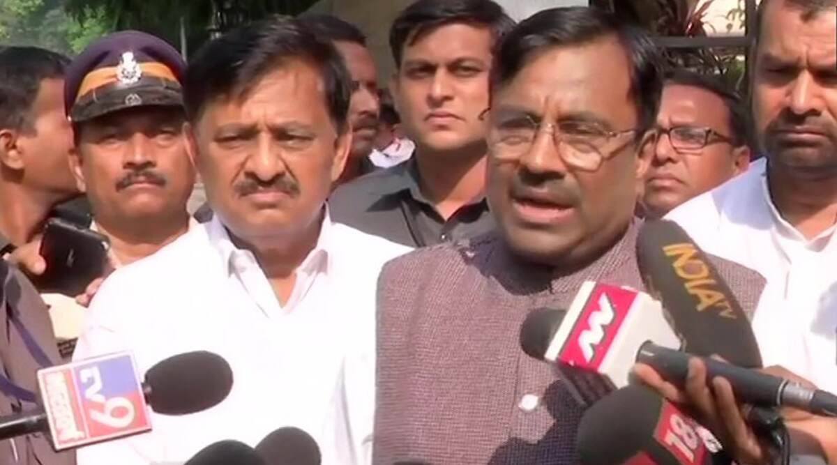 BJP नेता सुधीर मुंगटीवार बोले- बीजेपी और शिवसेना साथ, जल्द मिलेगी अच्छी खबर BJP नेता सुधीर मुंगटीवार बोले- बीजेपी और शिवसेना साथ, जल्द मिलेगी अच्छी खबर