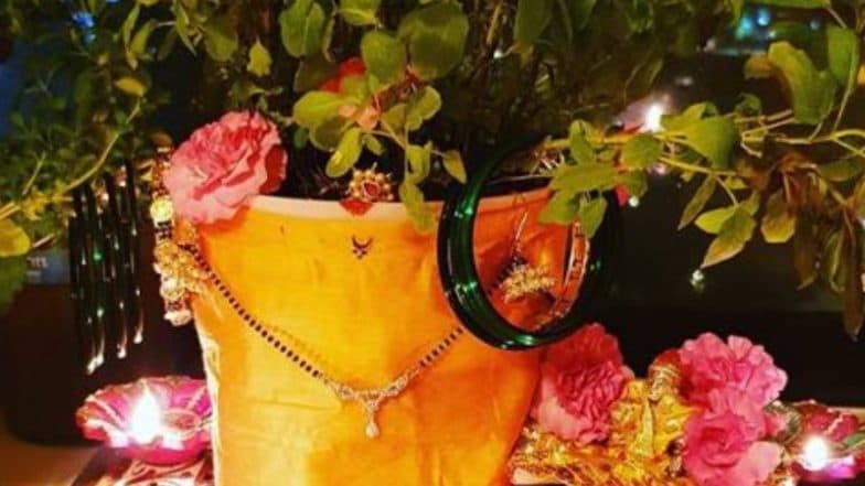 Tulsi Vivah 2019: जानें कैसे और क्यों हुआ तुलसी का अवतरण! क्यों हुए भगवान विष्णु शापित! Tulsi Vivah 2019: जानें कैसे और क्यों हुआ तुलसी का अवतरण! क्यों हुए भगवान विष्णु शापित!