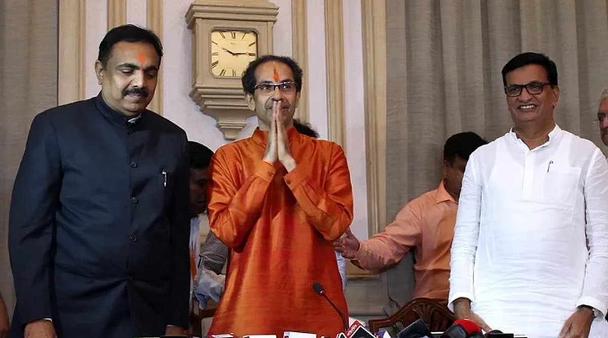 महाराष्ट्र: उद्धव सरकार के फ्लोर टेस्ट से पहले डिप्टी सीएम पद पर फंसा पेच, कांग्रेस और NCP में खींचतान महाराष्ट्र: उद्धव सरकार के फ्लोर टेस्ट से पहले डिप्टी सीएम पद पर फंसा पेच, कांग्रेस और NCP में खींचतान