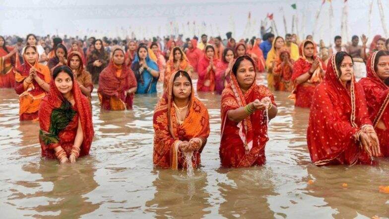 Chhath Puja 2019: पुरे देश में उदीयमान भगवान भास्कर को अर्घ्य के साथ ही महापर्व छठ हुआ संपन्न Chhath Puja 2019: पुरे देश में उदीयमान भगवान भास्कर को अर्घ्य के साथ ही महापर्व छठ हुआ संपन्न