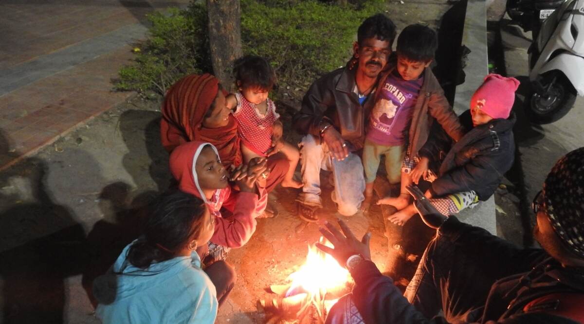 मध्यप्रदेश में कड़ाके की ठंड, सर्द हवाओं के कारण बच्चे और बुजुर्ग परेशान, न्यूनतम तापमान 10 डिग्री सेल्सियस तक पहुंचा मध्यप्रदेश में कड़ाके की ठंड, सर्द हवाओं के कारण बच्चे और बुजुर्ग परेशान, न्यूनतम तापमान 10 डिग्री सेल्सियस तक पहुंचा