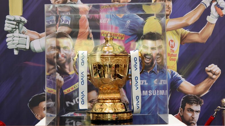 IPL 2020 Update: होटल के कमरे में सीमित खिलाड़ियों ने बालकनी से की बातचीत, पहले दिन हल्का अभ्यास