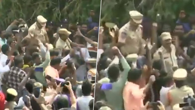 हैदराबाद रेपकांड: चारों आरोपी एनकाउंटर में ढेर, कहीं भीड़ ने बरसाए फूल तो कहीं कंधो पर लोग पुलिस वालों को लेकर नाचे