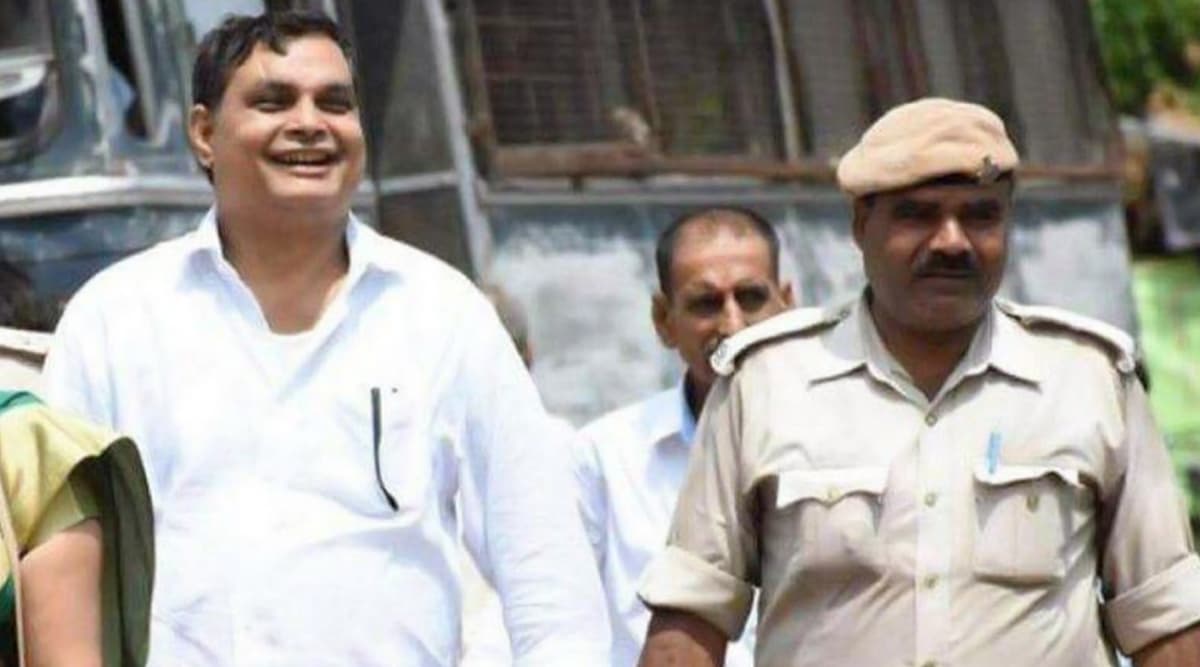 मुजफ्फरपुर शेल्टर होम केस: दिल्ली की साकेत कोर्ट ने ब्रजेश ठाकुर समेत 19 आरोपियों को दोषी ठहराया मुजफ्फरपुर शेल्टर होम केस: दिल्ली की साकेत कोर्ट ने ब्रजेश ठाकुर समेत 19 आरोपियों को दोषी ठहराया