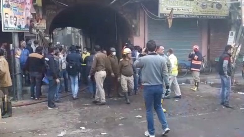 दिल्ली अग्निकांड: बिहार के समस्तीपुर में मुस्लिमों के मातम में हिंदू भी दिखे साथ, पिछले 4 दिनों से किसी के भी घर में नहीं जला चूल्हा
