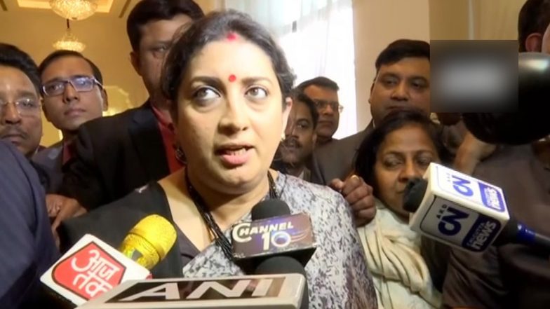 स्मृति ईरानी का ममता बनर्जी पर हमला, कहा- नागरिकता कानून और NRC पर उनका जनमत संग्रह वाला बयान संसद का अपमान है