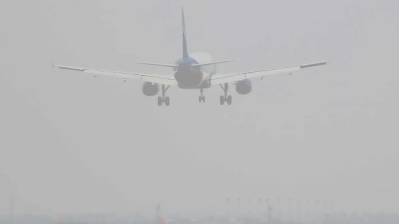 Weather Impact: घने कोहरे के चलते 500 से अधिक फ्लाइट्स लेट, 21 के रूट डायवर्ट- 5 कैंसिल