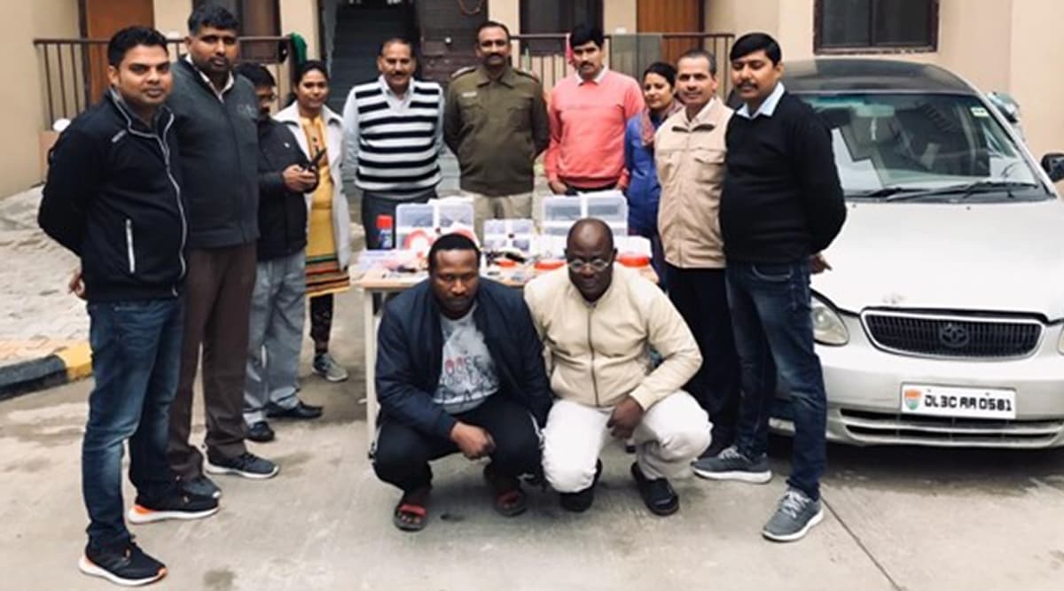 दिल्ली पुलिस ने एटीएम कार्ड क्लोनिंग बनाने के मामले में दो नाइजीरियाई नागरिकों को किया गिरफ्तार दिल्ली पुलिस ने एटीएम कार्ड क्लोनिंग बनाने के मामले में दो नाइजीरियाई नागरिकों को किया गिरफ्तार