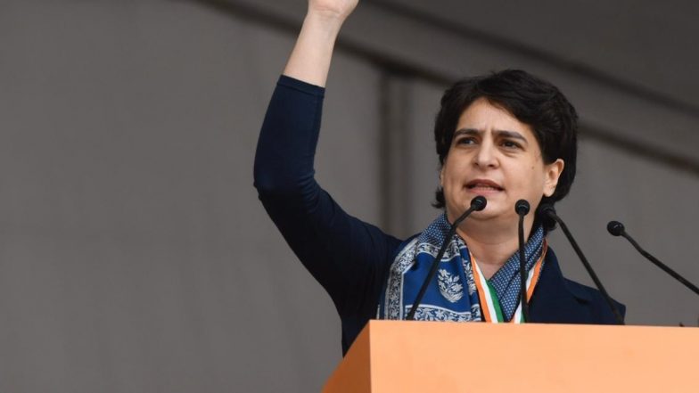कांग्रेस महासचिव प्रियंका गांधी BJP पर बोला हमला, कहा- पार्टी ने सांप्रदायिकता का ऐसा जहर घोला कि अफसरों में संविधान की कोई कद्र नहीं