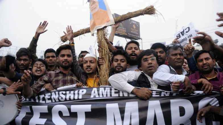 बिहार में नागरिकता संशोधन विधेयक के खिलाफ सड़क पर उतरे लोग