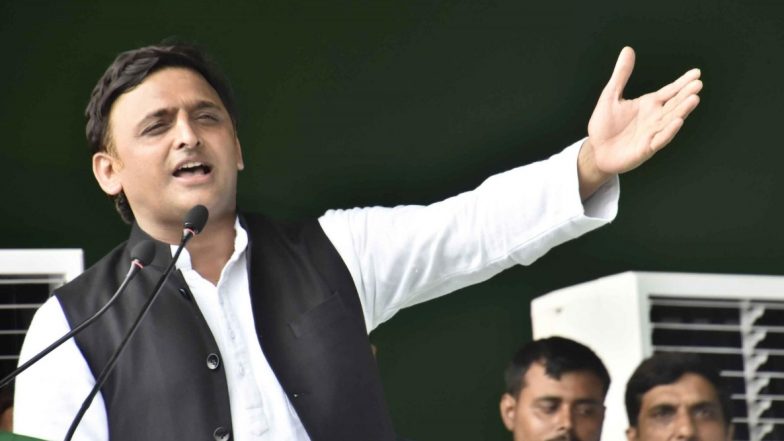 एसपी अध्यक्ष अखिलेश यादव के संवाददाता सम्मेलन में लोकल इंटेलिजेंस यूनिट के सदस्य की मौजूदी पर पार्टी ने योगी सरकार से मांगा  जवाब