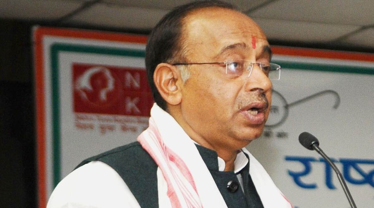 नागरिकता संशोधन कानून: प्रदर्शन के बाद जामिया मिलिया इस्लामिया में पहुंचे विजय गोयल, छात्रों ने लगाए 'गो बैक' के नारे नागरिकता संशोधन कानून: प्रदर्शन के बाद जामिया मिलिया इस्लामिया में पहुंचे विजय गोयल, छात्रों ने लगाए 'गो बैक' के नारे