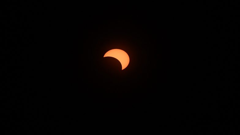 Solar Eclipse 2019: सूर्य ग्रहण के दौरान लोगों ने कुरुक्षेत्र में किया पवित्र स्नान, श्रद्धालुओं की उमड़ी भीड़