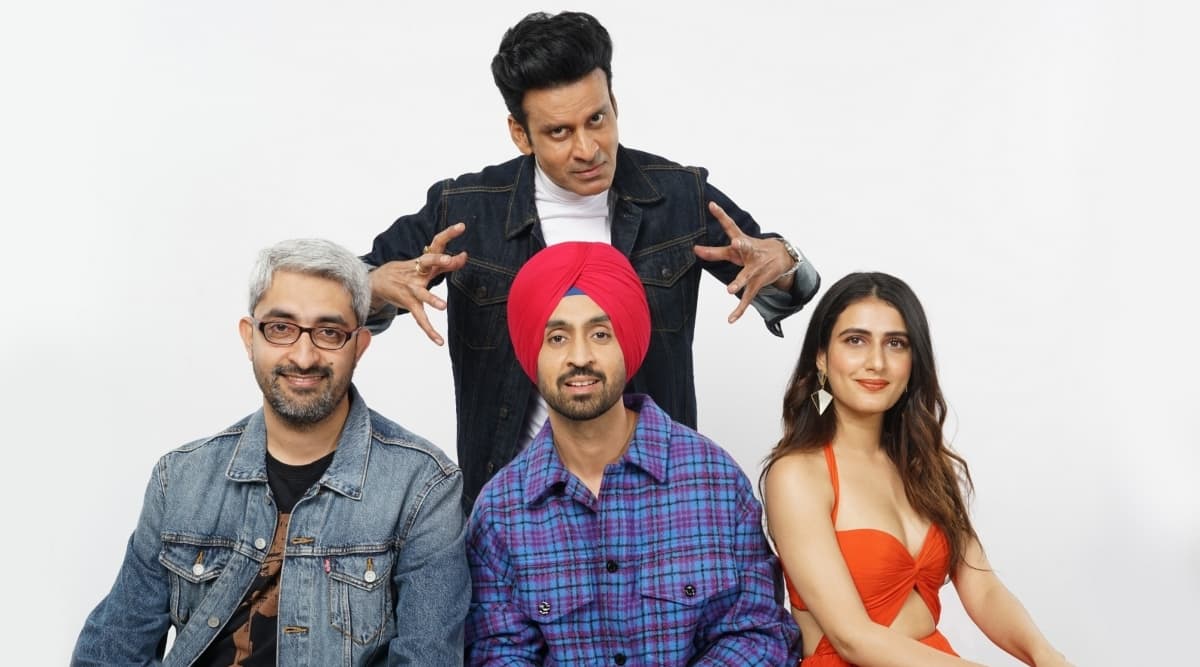 अभिषेक शर्मा द्वारा निर्देशित फिल्म 'सूरज पे मंगल भारी' में नजर में आएंगे दिलजीत दोसांझ, मनोज बाजपेयी और फातिमा सना शेख अभिषेक शर्मा द्वारा निर्देशित फिल्म 'सूरज पे मंगल भारी' में नजर में आएंगे दिलजीत दोसांझ, मनोज बाजपेयी और फातिमा सना शेख