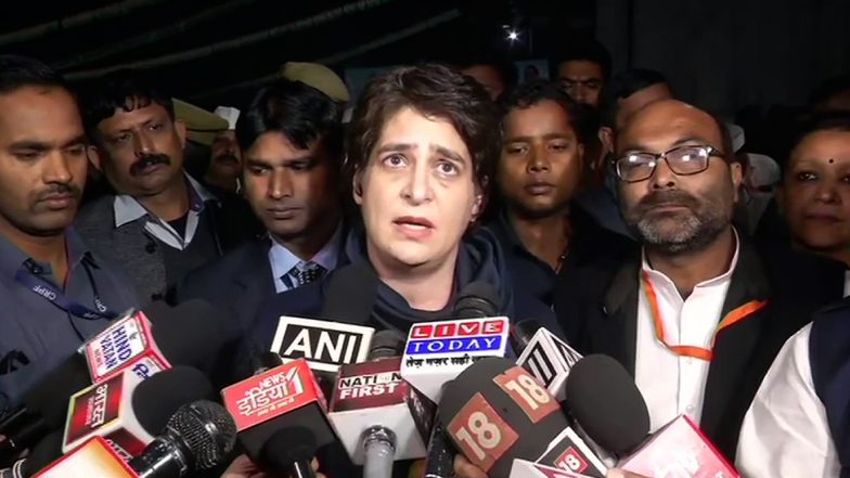 वाराणसी पहुंचीं प्रियंका गांधी वाद्रा, बाबा विश्वनाथ का किया दर्शन