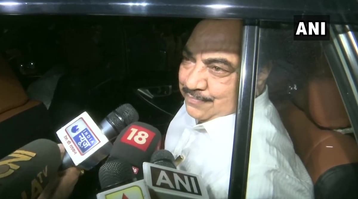 एकनाथ खडसे ने महाराष्ट्र के मुख्यमंत्री उद्धव ठाकरे से की मुलाकात, कहा- बीजेपी से नहीं, 2-3 नेताओं से हूं अपसेट एकनाथ खडसे ने महाराष्ट्र के मुख्यमंत्री उद्धव ठाकरे से की मुलाकात, कहा- बीजेपी से नहीं, 2-3 नेताओं से हूं अपसेट