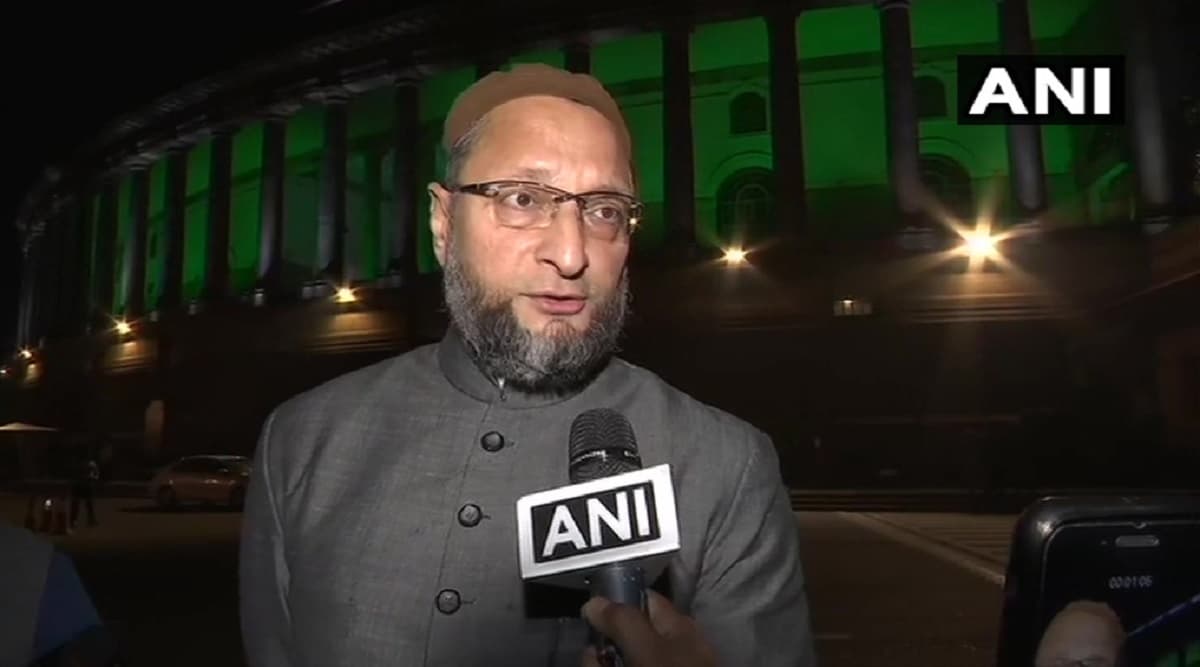 नागरिकता संशोधन विधेयक: असदुद्दीन ओवैसी का मोदी सरकार पर बड़ा हमला, कहा- ये महात्मा गांधी और आंबेडकर का अपमान नागरिकता संशोधन विधेयक: असदुद्दीन ओवैसी का मोदी सरकार पर बड़ा हमला, कहा- ये महात्मा गांधी और आंबेडकर का अपमान
