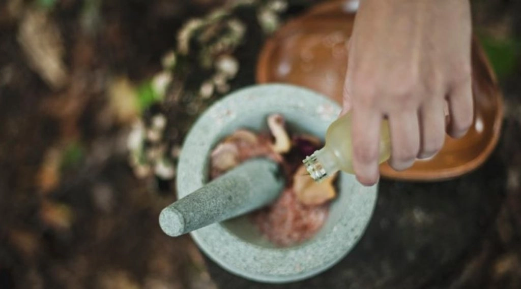 कोरोना के हल्के लक्षण वाले संक्रमितों के उपचार में कारगर हैं ये आयुर्वेदिक दवाइयां                                    