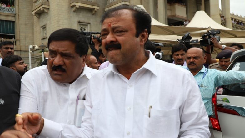कर्नाटक के 12 BJP सदस्यों ने विधायक के रूप में ली शपथ, निर्वाचन क्षेत्रों से निचले सदन के लिए किया गया उनका चुनाव