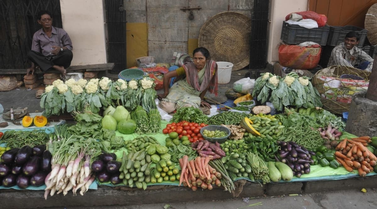 पाकिस्तान में महंगाई 9 साल में अपने उच्च स्तर पर, पिछले महीने के मुकाबले खाद्य पदार्थो की कीमतों में हुआ इजाफा पाकिस्तान में महंगाई 9 साल में अपने उच्च स्तर पर, पिछले महीने के मुकाबले खाद्य पदार्थो की कीमतों में हुआ इजाफा
