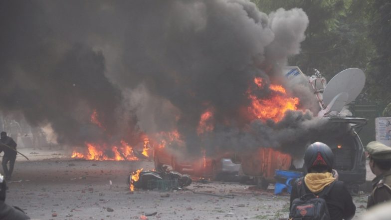 नागरिकता संशोधन कानून: उत्तर प्रदेश में 300 को लोगों को मिला कारण बताओ नोटिस, जवाब नहीं देनेवालों को करनी होगी भरपाई