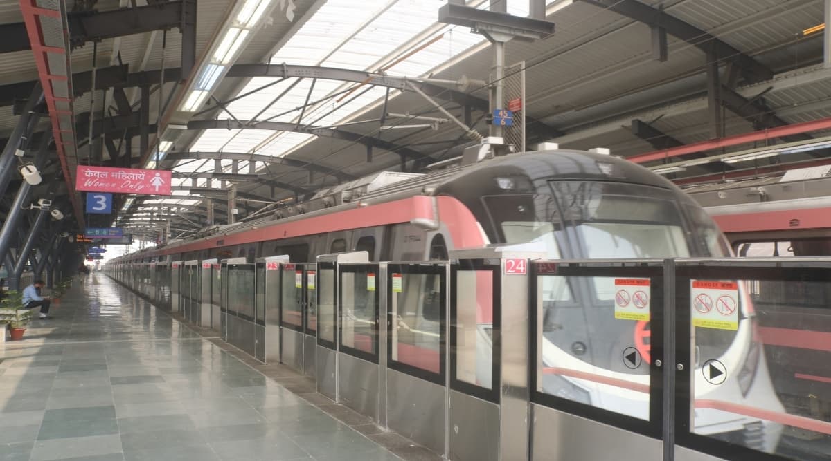 जनता कर्फ्यू: दिल्ली में 22 मार्च को बंद रहेगी मेट्रो सेवा, देश में कोरोना वायरस का आंकड़ा पहुंचा 200 के पार जनता कर्फ्यू: दिल्ली में 22 मार्च को बंद रहेगी मेट्रो सेवा, देश में कोरोना वायरस का आंकड़ा पहुंचा 200 के पार