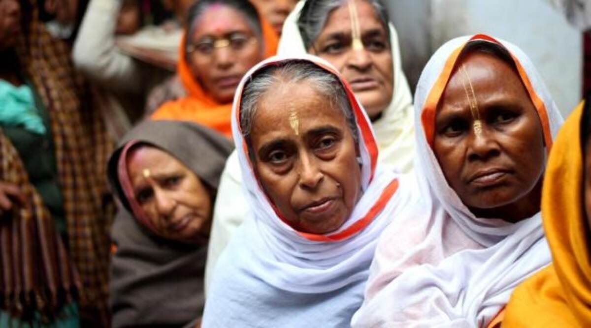 उत्तर प्रदेश: गोंडा जिले के एक गांव में रहती है 65 फीसदी विधवाएं, शराब बन रही है आदमियों के जान की दुश्मन उत्तर प्रदेश: गोंडा जिले के एक गांव में रहती है 65 फीसदी विधवाएं, शराब बन रही है आदमियों के जान की दुश्मन