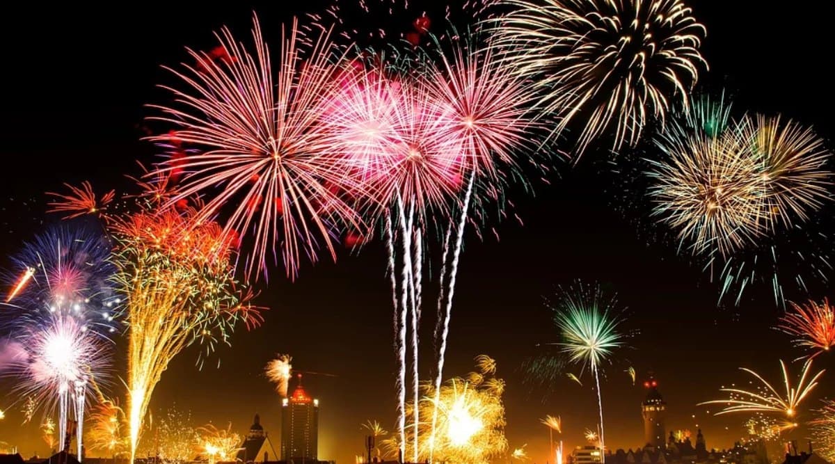 New Year 2020: न्यू ईयर पार्टी में सिर्फ कपल्स को ही दी जाएगी एंट्री, हैदराबाद पुलिस ने जारी किया फरमान New Year 2020: न्यू ईयर पार्टी में सिर्फ कपल्स को ही दी जाएगी एंट्री, हैदराबाद पुलिस ने जारी किया फरमान