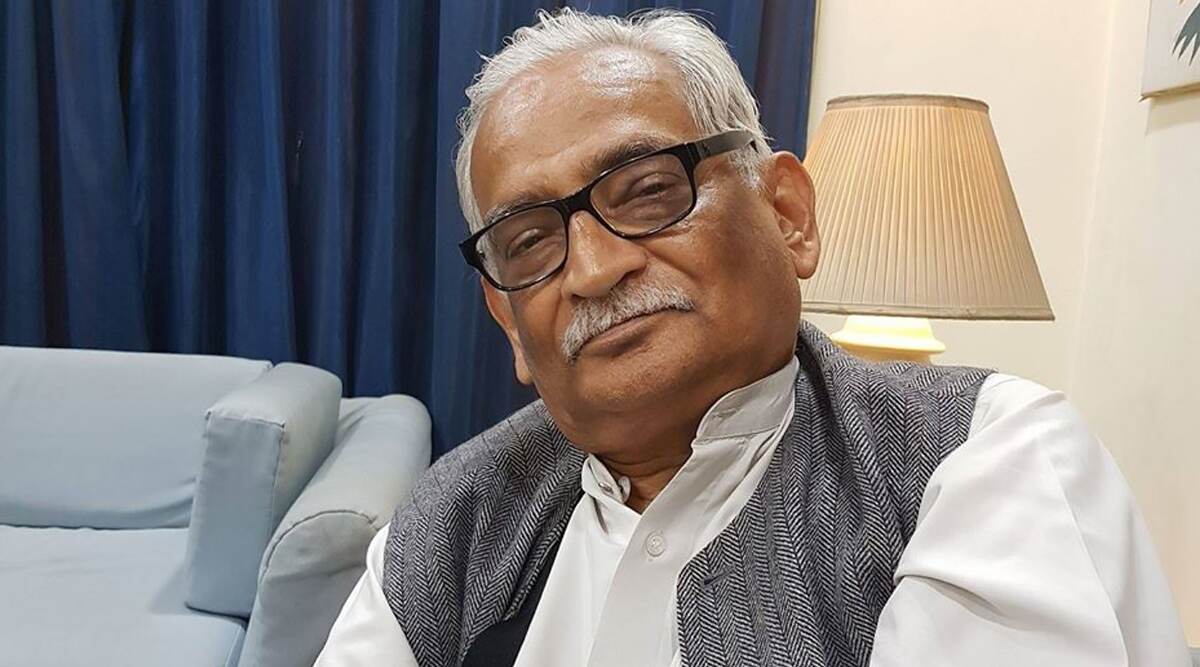 वकील राजीव धवन को मुस्लिम पक्ष ने अयोध्या केस से हटाया, फेसबुक पोस्ट में कहा- मुझे अस्वस्थ बताना बकवास वकील राजीव धवन को मुस्लिम पक्ष ने अयोध्या केस से हटाया, फेसबुक पोस्ट में कहा- मुझे अस्वस्थ बताना बकवास