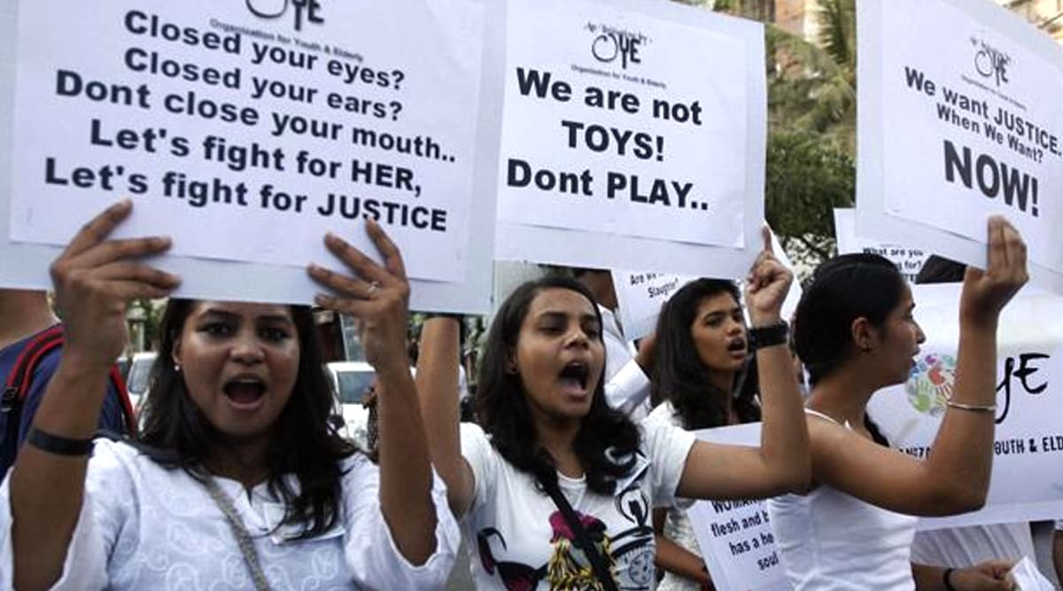 हैदराबाद और उन्नाव के बाद अब फतेहपुर में हैवानियत, युवती से रेप के बाद चाचा ने जिंदा जलाया हैदराबाद और उन्नाव के बाद अब फतेहपुर में हैवानियत, युवती से रेप के बाद चाचा ने जिंदा जलाया