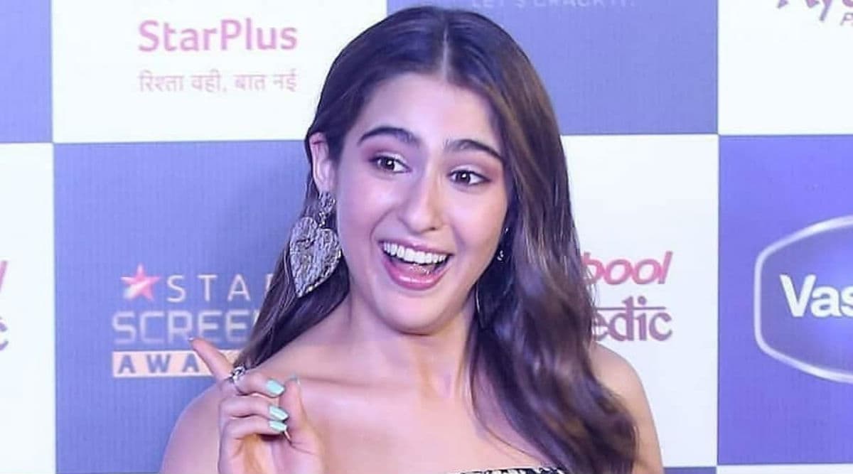 सारा अली खान ने अवॉर्ड सेरेमनी के स्टेज पर बौखलाहट में दे दी गाली, ये थी वजह सारा अली खान ने अवॉर्ड सेरेमनी के स्टेज पर बौखलाहट में दे दी गाली, ये थी वजह