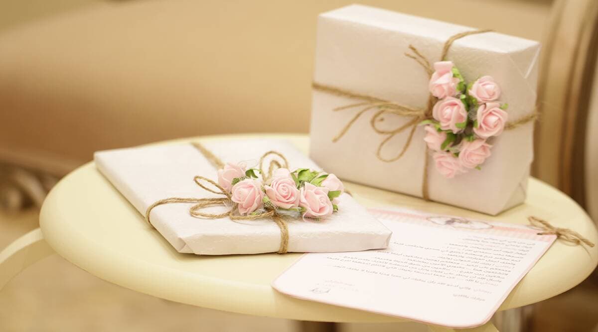 Wedding 2019-20 Gift Ideas: शादियों का चल रहा है सीजन, दूल्हा-दुल्हन को देना चाहते हैं कोई खास उपहार, तो इन अनोखे गिफ्ट आइडियाज की लें मदद Wedding 2019-20 Gift Ideas: शादियों का चल रहा है सीजन, दूल्हा-दुल्हन को देना चाहते हैं कोई खास उपहार, तो इन अनोखे गिफ्ट आइडियाज की लें मदद