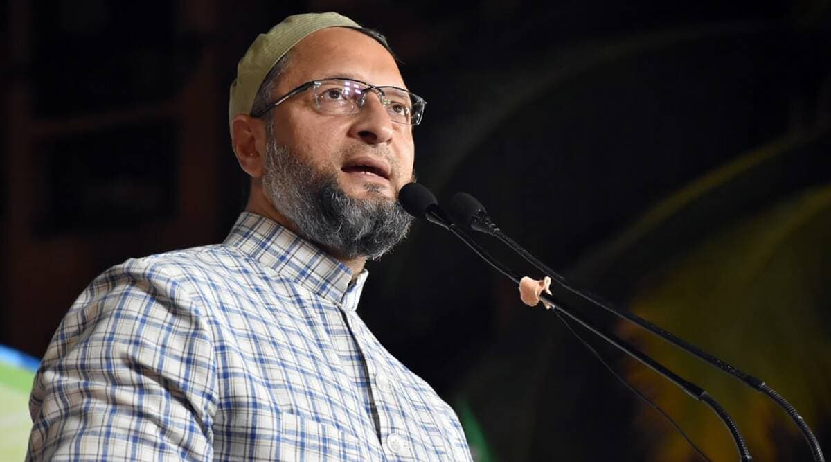 JNU छात्र शरजील इमाम के 'टुकड़े-टुकड़े' बयान पर केस दर्ज, असदुद्दीन ओवैसी ने कहा- 'भारत मुर्गी की गर्दन नहीं, जो टूट जाए' JNU छात्र शरजील इमाम के 'टुकड़े-टुकड़े' बयान पर केस दर्ज, असदुद्दीन ओवैसी ने कहा- 'भारत मुर्गी की गर्दन नहीं, जो टूट जाए'