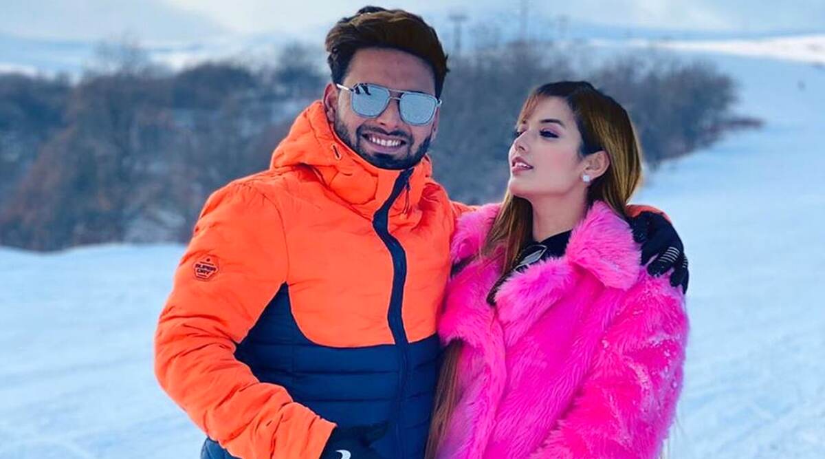 ऋषभ पंत ने गर्लफ्रेंड ईशा नेगी के साथ शेयर की खूबसूरत तस्वीर, कहा- तुम्हारे साथ खुद को बेहतर महसूस करता हूं ऋषभ पंत ने गर्लफ्रेंड ईशा नेगी के साथ शेयर की खूबसूरत तस्वीर, कहा- तुम्हारे साथ खुद को बेहतर महसूस करता हूं
