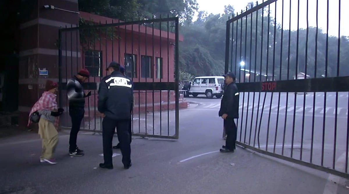 JNU हिंसा: दिल्ली पुलिस हुई एक्टिव, कहा- हमें कई शिकायतें मिली हैं, जल्द दर्ज करेंगे FIR JNU हिंसा: दिल्ली पुलिस हुई एक्टिव, कहा- हमें कई शिकायतें मिली हैं, जल्द दर्ज करेंगे FIR