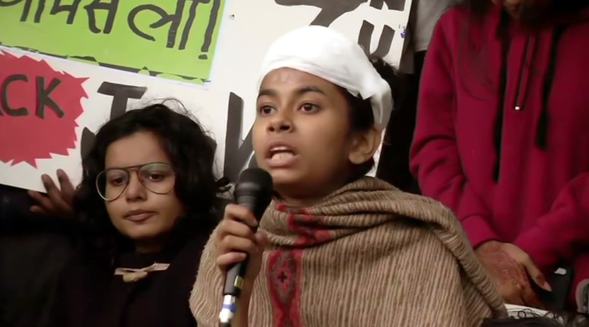 JNU हिंसा: जेएनयू छात्र संघ की अध्यक्ष आईशी घोष समेत 19 लोगों के खिलाफ मामला दर्ज JNU हिंसा: जेएनयू छात्र संघ की अध्यक्ष आईशी घोष समेत 19 लोगों के खिलाफ मामला दर्ज