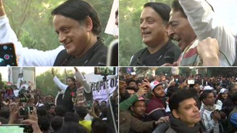 शशि थरूर और दिल्ली प्रदेश अध्यक्ष सुभाष चोपड़ा जामिया मिलिया इस्लामिया के बाहर CAA और NRC के विरोध प्रदर्शन में हुए शामिल