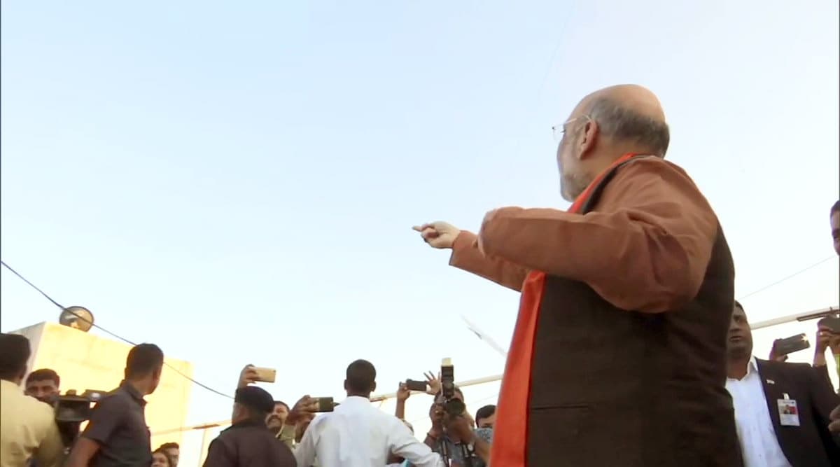 Makar Sankranti 2020: केंद्रीय गृह मंत्री अमित शाह ने मकर संक्रांति पर अहमदाबाद में उड़ाई पतंग, देखें वीडियो Makar Sankranti 2020: केंद्रीय गृह मंत्री अमित शाह ने मकर संक्रांति पर अहमदाबाद में उड़ाई पतंग, देखें वीडियो