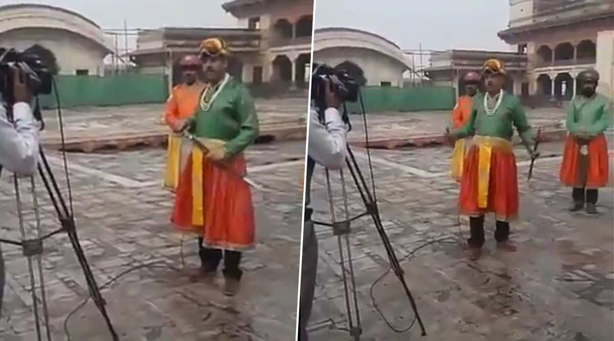 Watch Video: पाकिस्तानी रिपोर्टर अमीन हफीज का फनी वीडियो हुआ वायरल, हाथ में तलवार लिए कर रहे थे यह काम Watch Video: पाकिस्तानी रिपोर्टर अमीन हफीज का फनी वीडियो हुआ वायरल, हाथ में तलवार लिए कर रहे थे यह काम