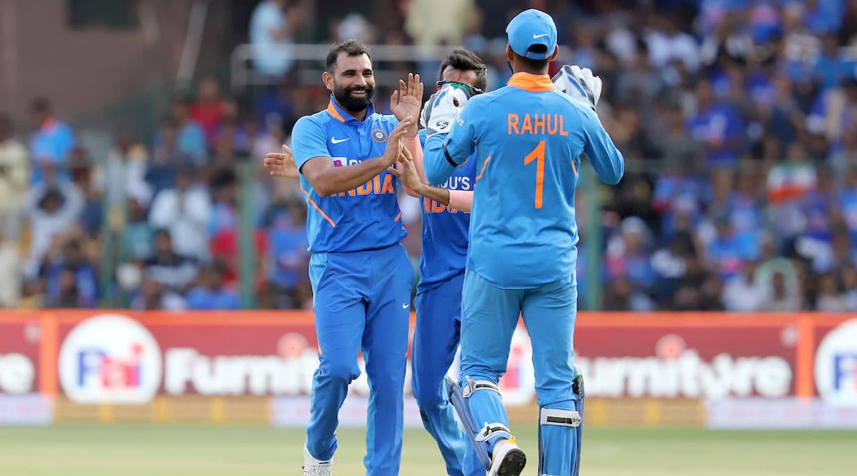 Ind vs Aus 3rd ODI 2020: मोहम्मद शमी की घातक गेंदबाजी, ऑस्ट्रेलिया ने बनाए 286 रन Ind vs Aus 3rd ODI 2020: मोहम्मद शमी की घातक गेंदबाजी, ऑस्ट्रेलिया ने बनाए 286 रन