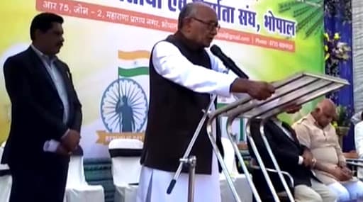 दिग्विजय सिंह ने मोदी सरकार पर कसा तंज, कहा- जब अदनान सामी को नागरिकता दी जा सकती तो फिर CAA की क्या जरूरत दिग्विजय सिंह ने मोदी सरकार पर कसा तंज, कहा- जब अदनान सामी को नागरिकता दी जा सकती तो फिर CAA की क्या जरूरत