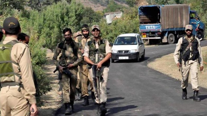 जम्मू-कश्मीर पुलिस ने जैश-ए-मोहम्मद के एक आतंकी मॉड्यूल का किया भंडाफोड़, आतंकियों के चार मददगार गिरफ्तार- हथियार बरामद