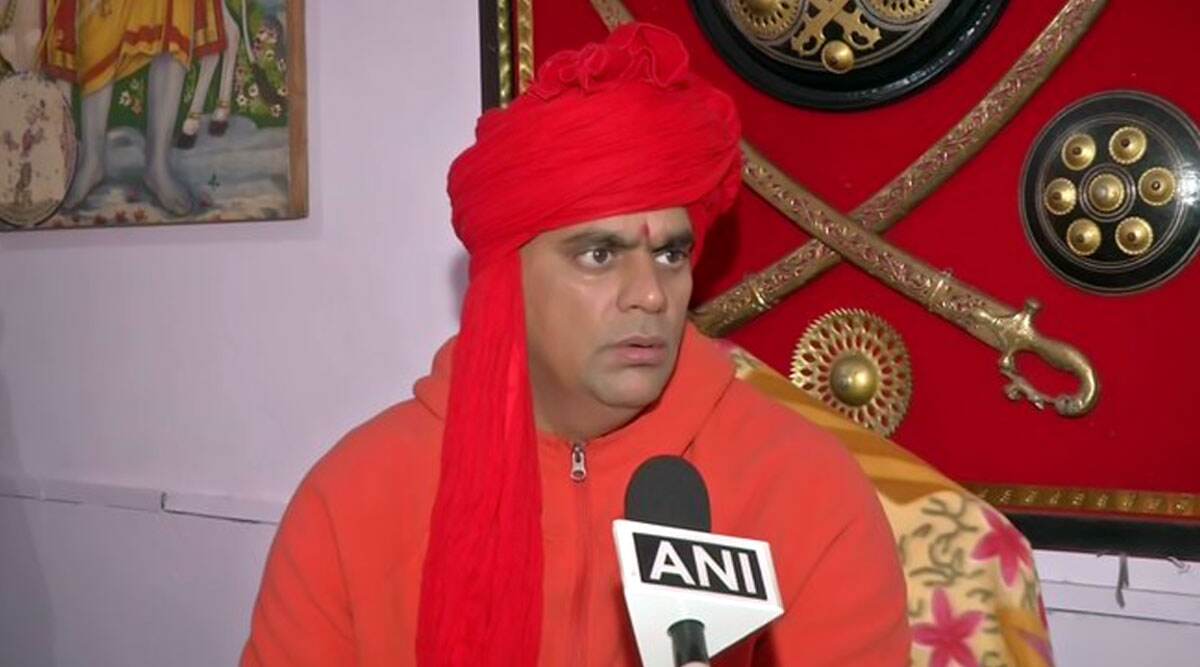 सावरकर-गोडसे विवाद: स्वामी चक्रपाणि ने कहा- हमने सुना है राहुल गांधी समलैंगिक हैं सावरकर-गोडसे विवाद: स्वामी चक्रपाणि ने कहा- हमने सुना है राहुल गांधी समलैंगिक हैं