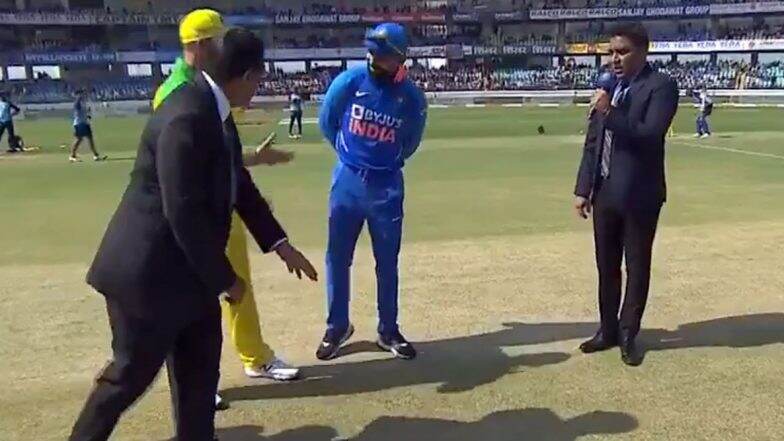 Ind vs Aus 2nd ODI 2020: рд░рд╛рдЬрдХреЛрдЯ рдореЗрдВ рдСрд╕реНрдЯреНрд░реЗрд▓рд┐рдпрд╛ рдиреЗ рдЬреАрддрд╛ рдЯреЙрд╕, рд▓рд┐рдпрд╛ рдкрд╣рд▓реЗ рдЧреЗрдВрджрдмрд╛рдЬреА рдХрд░рдиреЗ рдХрд╛ рдлреИрд╕рд▓рд╛