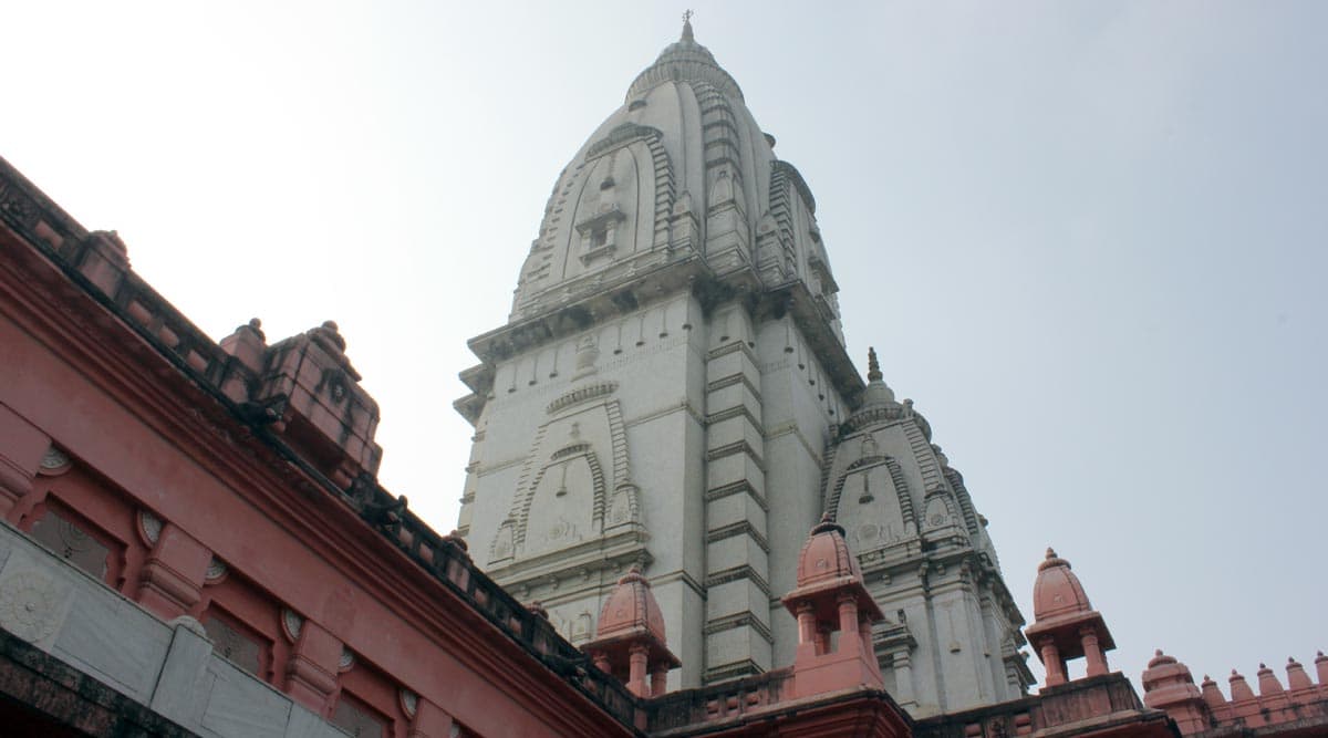 काशी विश्वनाथ मंदिर के लिए ड्रेस कोड, जींस- टीशर्ट में श्रद्धालु नहीं कर सकेंगे स्पर्श दर्शन, महिलाओं के लिए साड़ी अनिवार्य काशी विश्वनाथ मंदिर के लिए ड्रेस कोड, जींस- टीशर्ट में श्रद्धालु नहीं कर सकेंगे स्पर्श दर्शन, महिलाओं के लिए साड़ी अनिवार्य