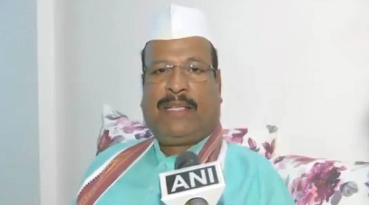 सीएम उद्धव ठाकरे के मंत्रिमंडल से अब्दुल सत्तार ने दिया इस्तीफा, राज्यमंत्री बनाए जाने से खफा थे शिवसेना के कई नेता सीएम उद्धव ठाकरे के मंत्रिमंडल से अब्दुल सत्तार ने दिया इस्तीफा, राज्यमंत्री बनाए जाने से खफा थे शिवसेना के कई नेता