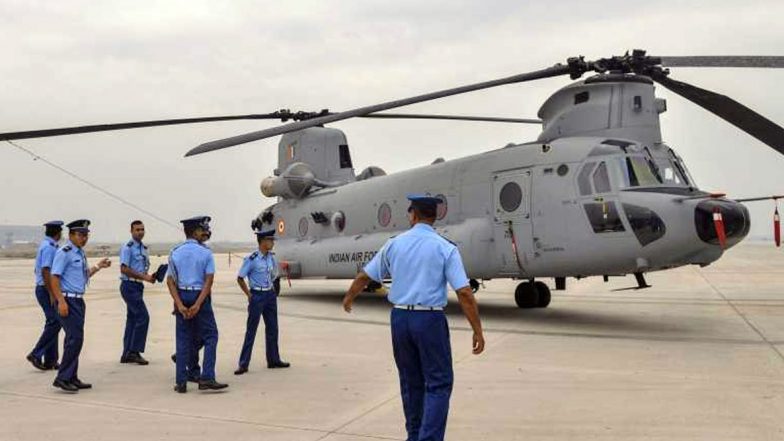 Indian Air Force: इन चार देशों से 11 ऑक्सीजन कंटेनर, 350 ऑक्सीजन सिलेंडर ला रही है वायुसेना